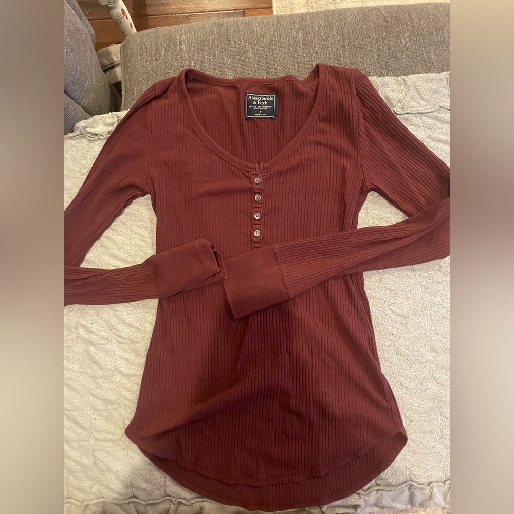 Abercrombie Henly long sleeve - small